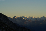 Oberaarjochhütte SAC (3256müM); Lagginhorn, Signalkuppe, Zumsteinspitze, Dufourspitze, Liskamm, Allalinhorn (vorne), Castor, (vlnr)