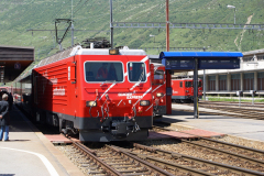 HGe 4/4 II 103 mit einem Glacier-Express in Andermatt