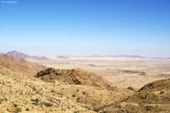 Blick vom Spreetshoogte-Pass (1275 m) nach Westen auf Ausläufer der Namib-Wüste