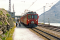 ABe 4/4 46 und ein weiterer TW II fahren in Ospizio Bernina ein. 1990