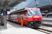 Ge 4/4 III 646 vor einem Glacier Express in Chur
