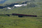 Regionalzug mit einem TW III auf der oberen Berninabachbrücke oberhalb Bernina Lagalb