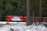 100 Jahre Chur - Arosa! "Edelweiss Arosa Express" in der Schlaufe oberhalb Litzirüti