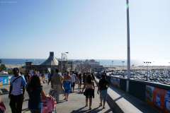Touristen, Touristen, Blech und Meer, Santa Monica Pier, CA